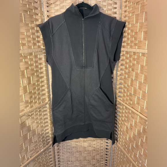 Daily Practice Meru Dress - Picture 2 of 10